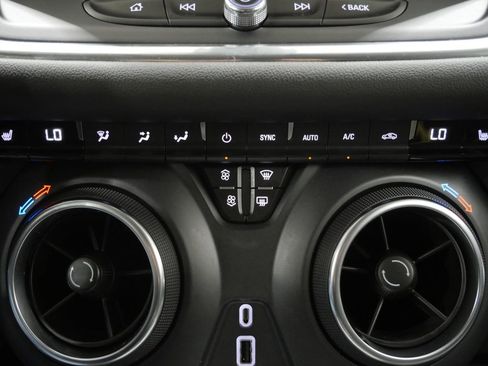 Used 2023 Chevrolet Blazer LT w/ Convenience Package AWD/4WD image 19