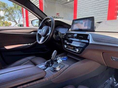Used 2020 BMW M550i xDrive w/ Dynamic Handling Package AWD/4WD image 32