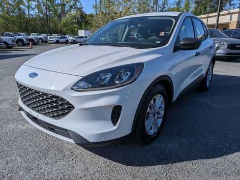 Certified 2020 Ford Escape S image 4
