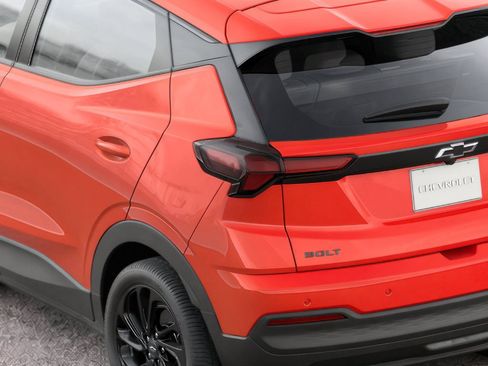 New 2027 Chevrolet Bolt RS w/ Technology Package FWD image 7