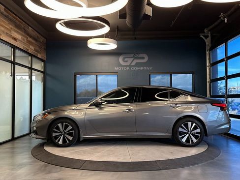 Used 2022 Nissan Altima 2.5 SL FWD image 6