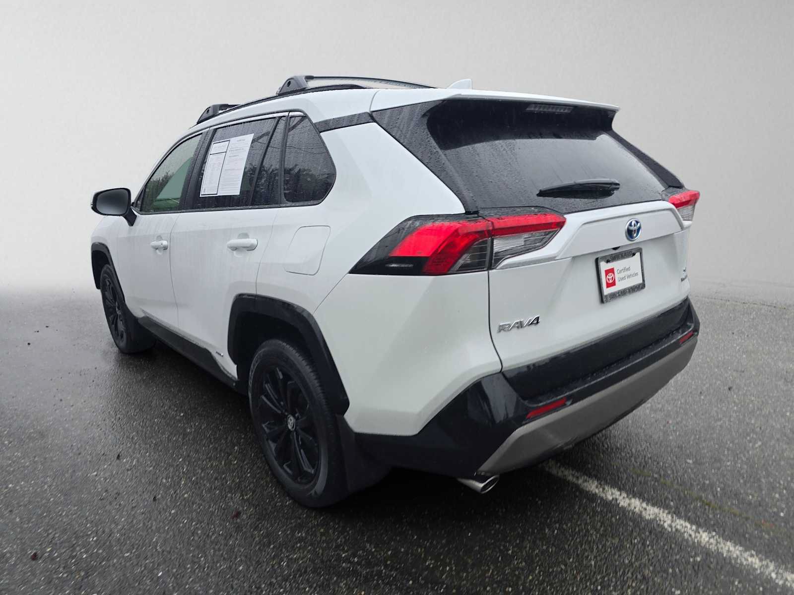 Used 2024 Toyota RAV4 SE w/ Convenience Package AWD/4WD image 5