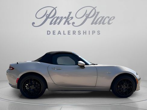 Used 2023 MAZDA MX-5 Miata Grand Touring RWD image 6