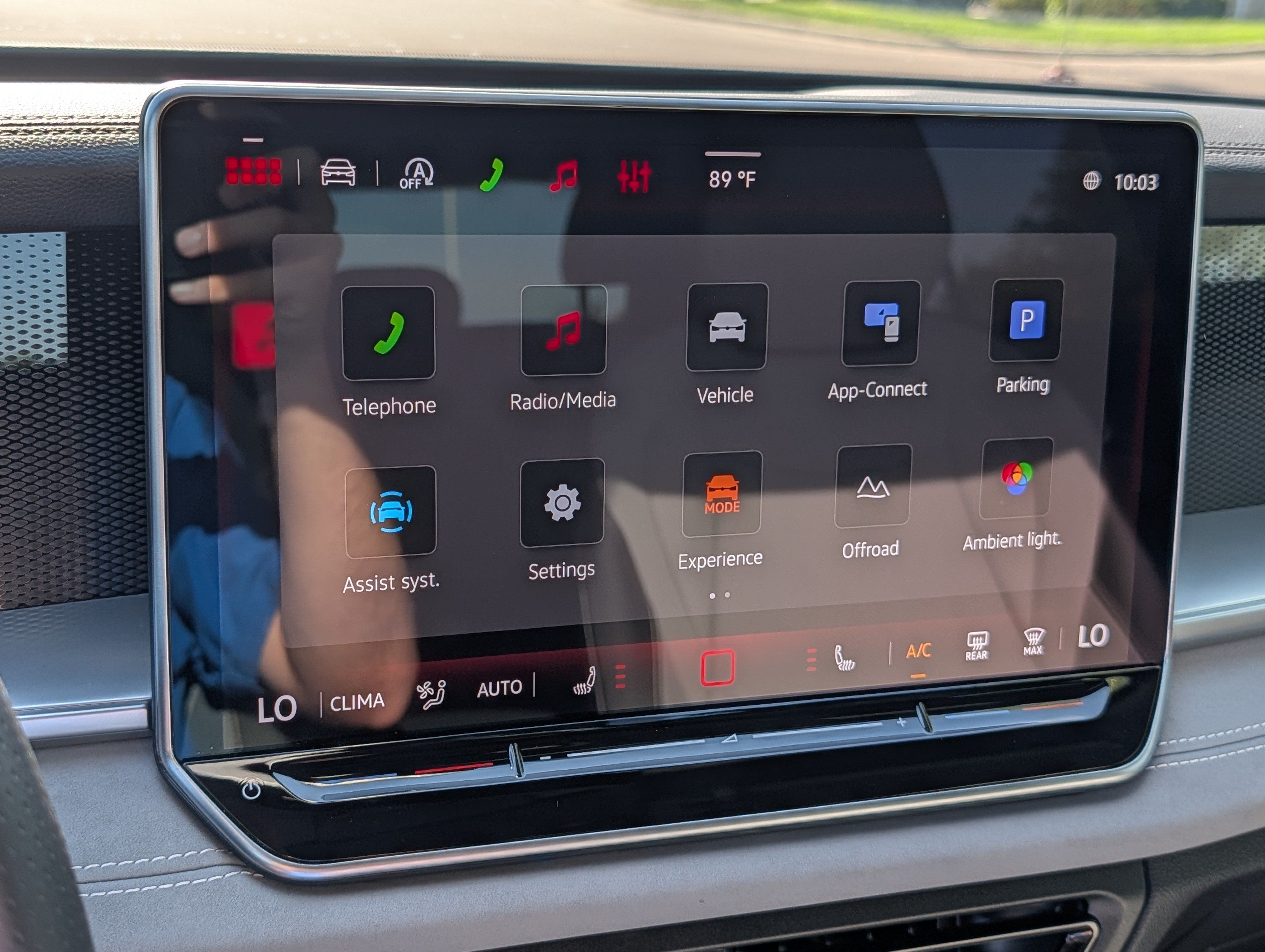 Certified 2026 Volkswagen Tiguan SE R-Line AWD/4WD image 22