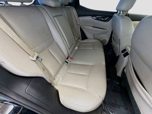 Used 2017 Nissan Rogue Sport SL w/ SL Premium Package image 12