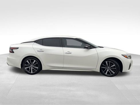Used 2022 Nissan Maxima SV w/ Floor Mat Group FWD image 6