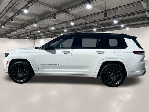 Used 2023 Jeep Grand Cherokee L Summit w/ High Altitude Package image 13