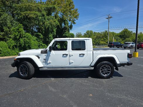 Used 2021 Jeep Gladiator Overland AWD/4WD image 11