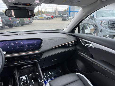 Certified 2025 Buick Envision Sport Touring image 36