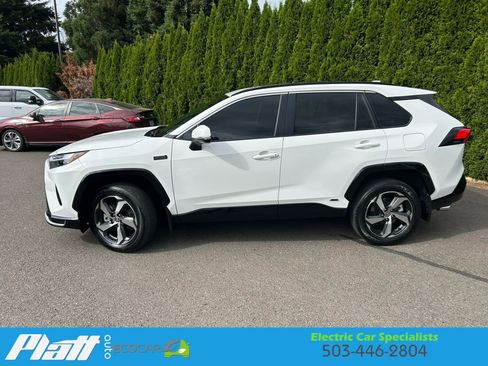 Used 2024 Toyota RAV4 SE AWD/4WD image 4