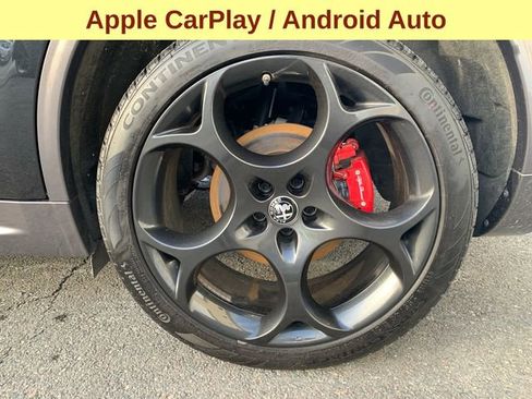 Used 2024 Alfa Romeo Stelvio Ti w/ Performance Driving Package image 9