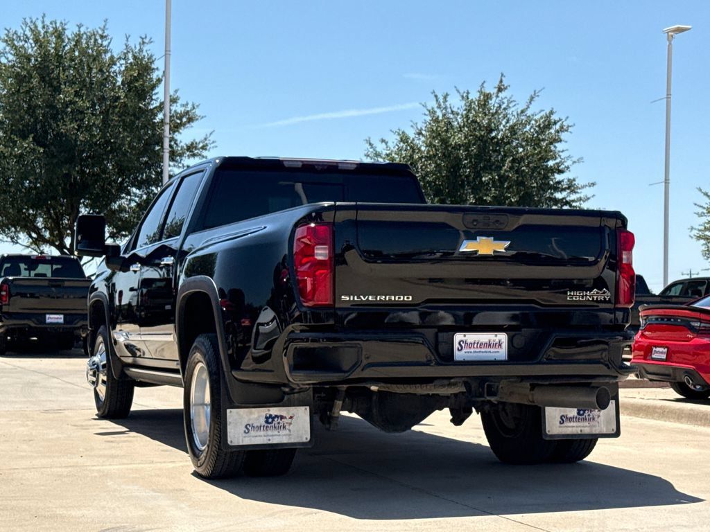Used 2024 Chevrolet Silverado 3500 High Country w/ High Country Premium Package AWD/4WD image 7