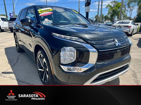 Used 2023 Mitsubishi Outlander SE FWD image 1