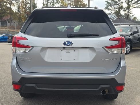 Used 2021 Subaru Forester Limited image 6