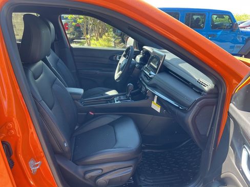 New 2026 Jeep Compass Latitude AWD/4WD image 21