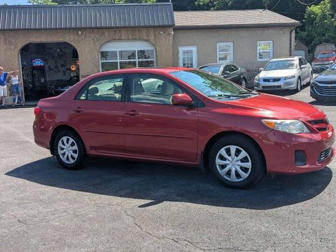 Used 2011 Toyota Corolla LE FWD image 3