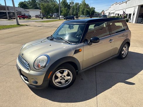 Used 2009 MINI Cooper Clubman Hardtop FWD image 1
