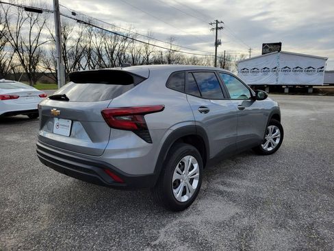 Used 2024 Chevrolet Trax LS w/ Driver Confidence Package image 5
