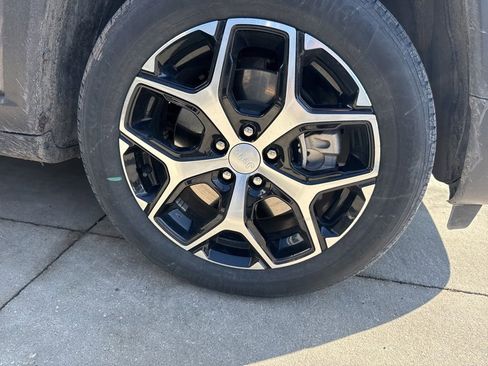 Used 2024 Jeep Compass Limited image 2