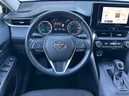Used 2024 Toyota Venza LE AWD/4WD image 14