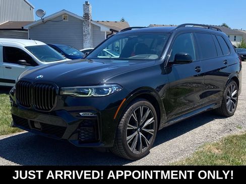 Used 2022 BMW X7 M50i AWD/4WD image 1