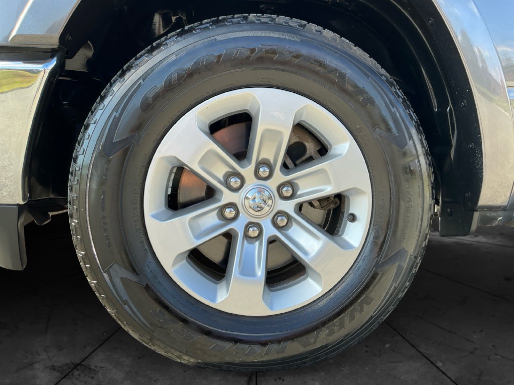Used 2019 RAM 1500 Laramie AWD/4WD image 15