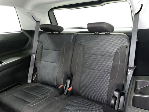 Used 2023 GMC Acadia SLE w/ Driver Convenience Package image 17