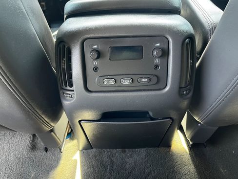 Used 2005 Chevrolet Silverado 2500 LT w/ Heavy-Duty Power Package image 13