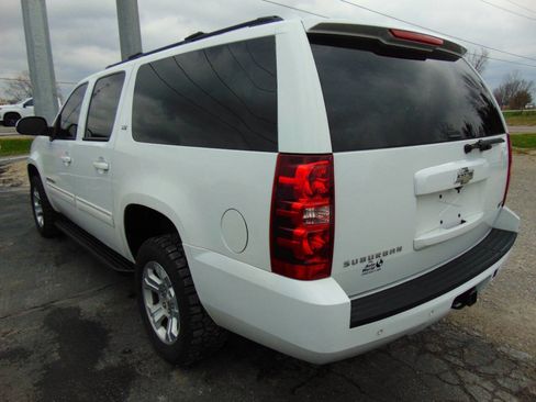 Used 2009 Chevrolet Suburban LT image 6