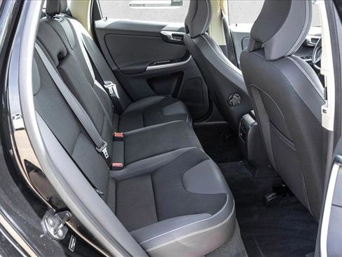 Used 2011 Volvo XC60 3.2 FWD image 21