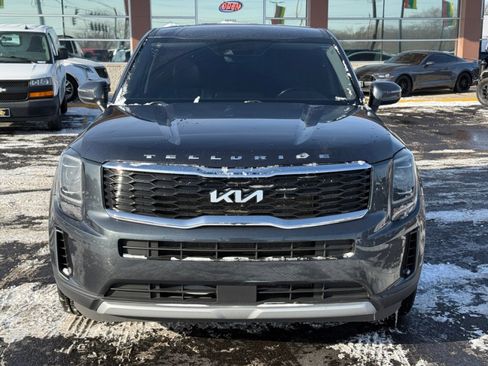 Used 2022 Kia Telluride LX image 3