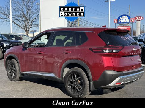 Used 2023 Nissan Rogue Platinum image 2