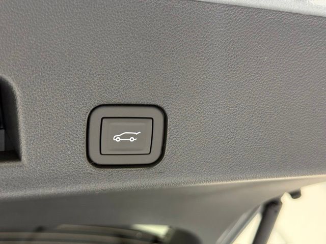 New 2027 Chevrolet Traverse Z71 w/ Enhanced Driving Package AWD/4WD image 5