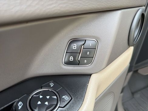 Used 2020 Ford Expedition XLT w/ Equipment Group 202A RWD image 40
