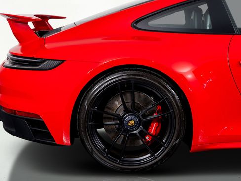 Used 2024 Porsche 911 Carrera GTS image 9