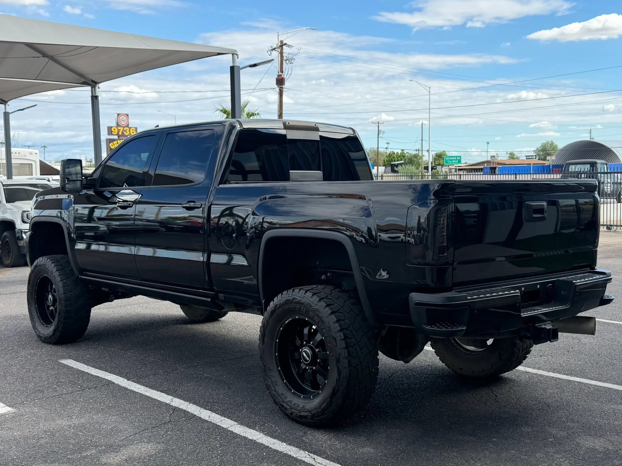 Used 2017 GMC Sierra 2500 Denali w/ Duramax Plus Package AWD/4WD image 5