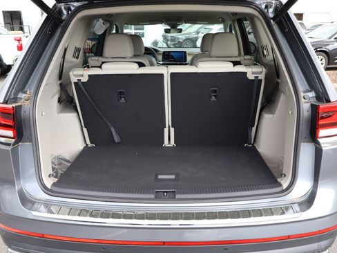 Used 2024 Volkswagen Atlas SE image 36