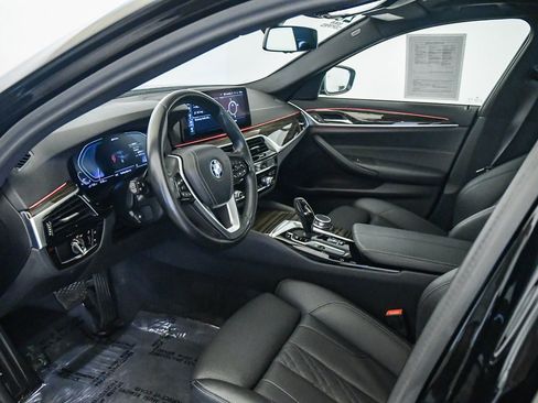 Certified 2023 BMW 530e w/ Convenience Package image 18