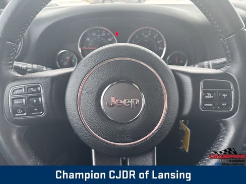 Used 2016 Jeep Wrangler Unlimited Sahara w/ Connectivity Group image 22