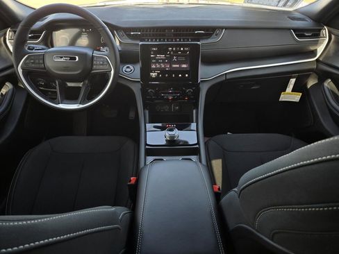 New 2025 Jeep Grand Cherokee L Laredo w/ Luxury Tech Group I image 16