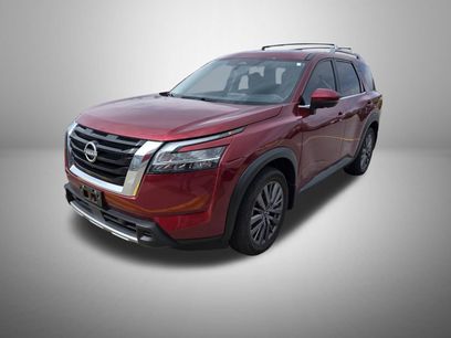 Used 2024 Nissan Pathfinder SL w/ SL Premium Package