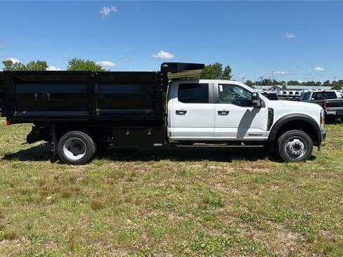 New 2026 Ford F550 4x4 Crew Cab image 7