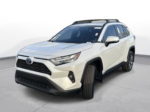 Certified 2024 Toyota RAV4 XLE Premium image 2