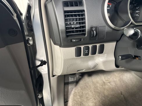 Used 2007 Toyota 4Runner SR5 AWD/4WD image 17