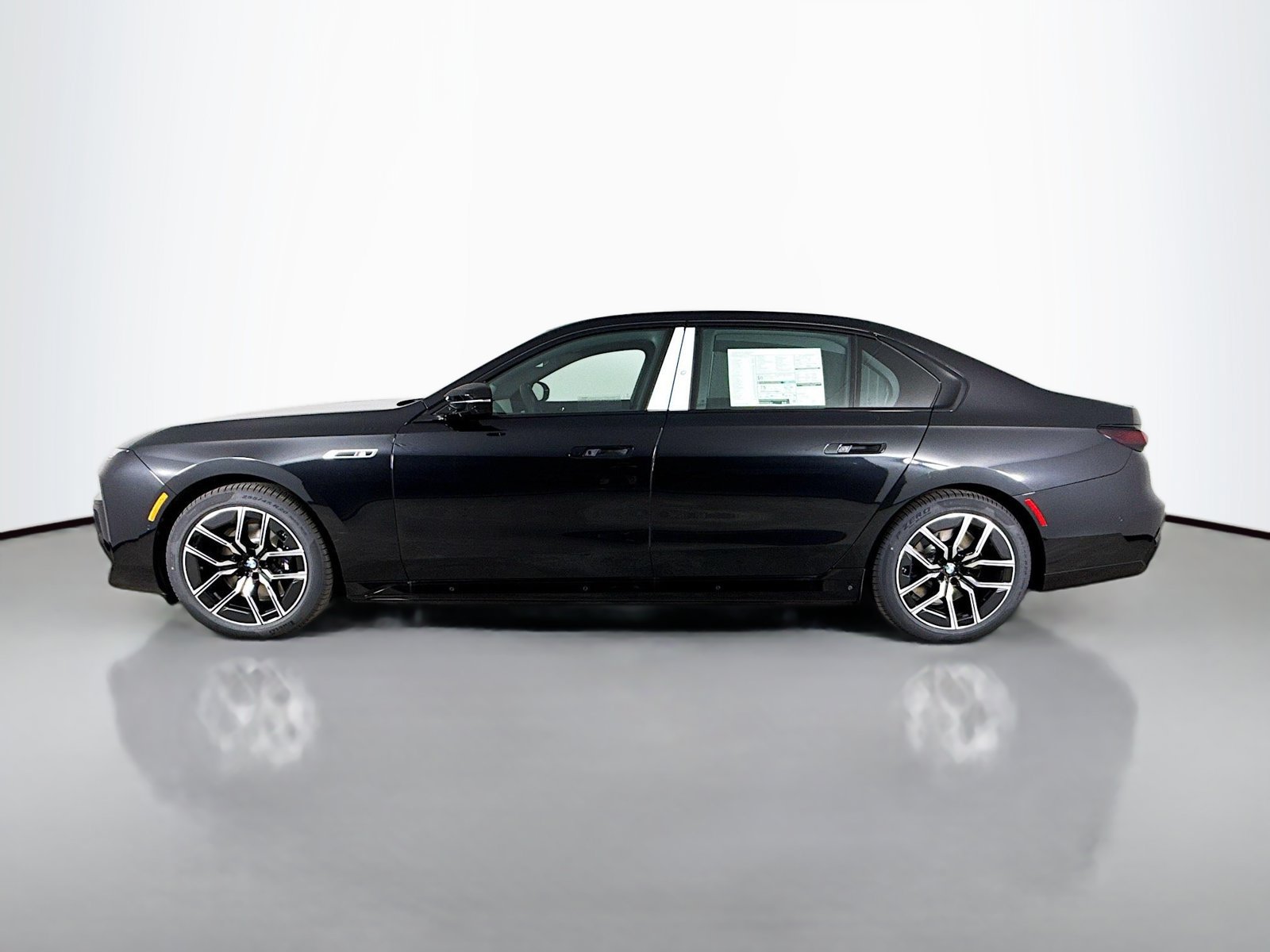 Used 2026 BMW i7 M70 AWD/4WD image 4