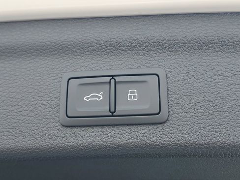 New 2025 Audi Q3 2.0T Premium image 10