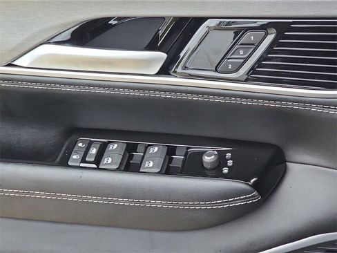 New 2025 Jeep Wagoneer Series II w/ Premium Group I image 30