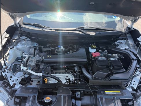 Used 2019 Nissan Rogue SV w/ Premium Package AWD/4WD image 13