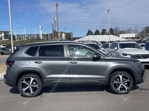 New 2026 Volkswagen Taos SEL AWD/4WD image 8