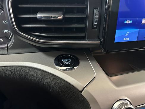 Used 2024 Ford Explorer XLT w/ Equipment Group 202A AWD/4WD image 20